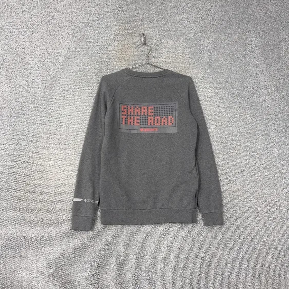 데상트 로고 캐주얼 그레이 맨투맨 XS 상품이미지2