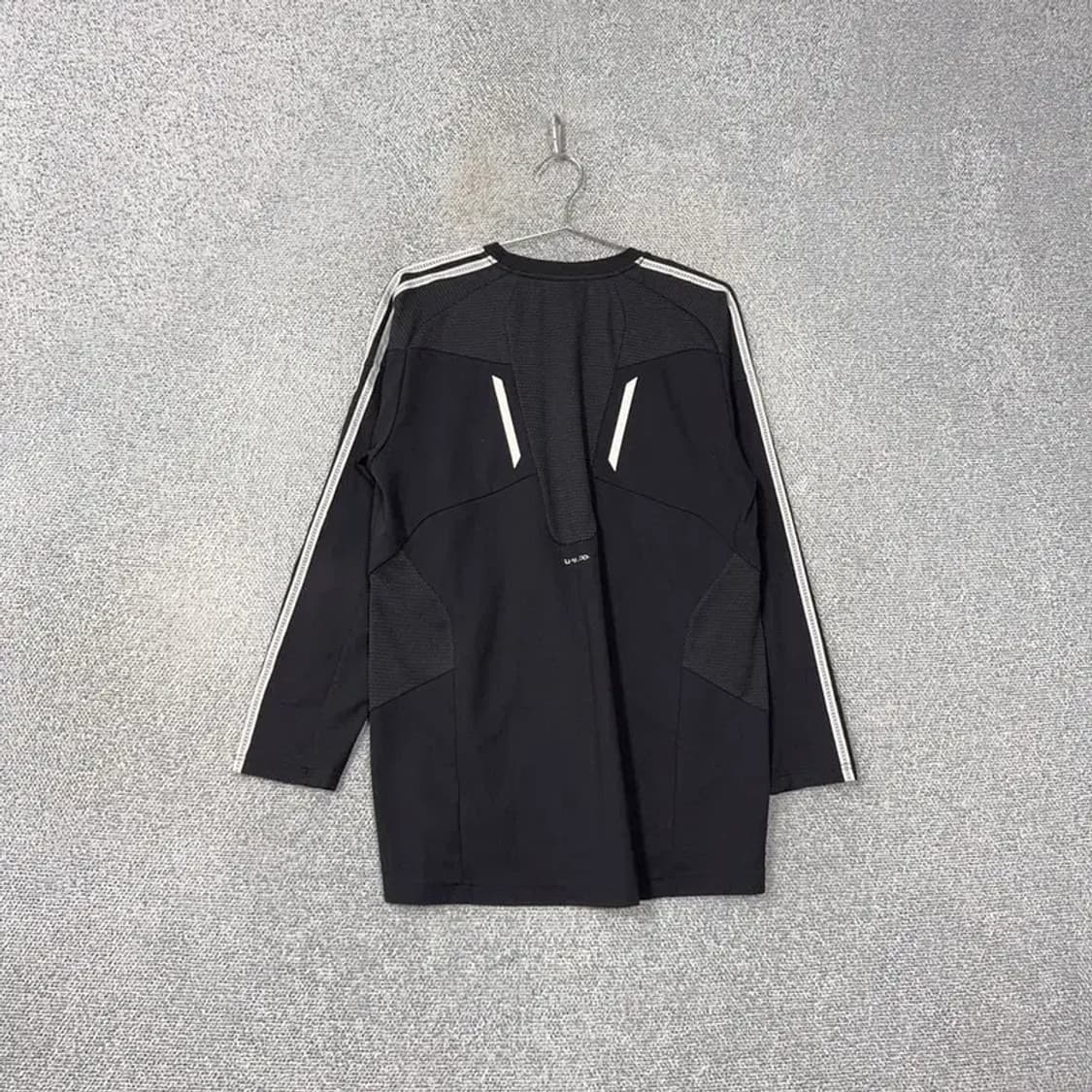 아디다스 기능성 로고 블랙 긴팔 티 105 상품이미지2