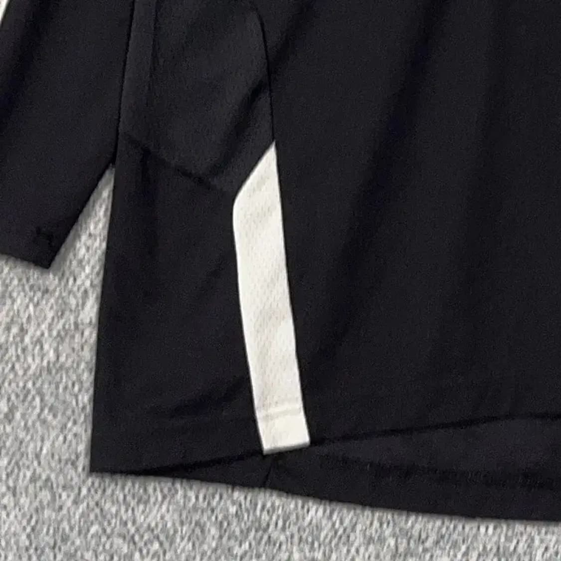 아디다스 기능성 로고 블랙 긴팔 티 105 상품이미지3