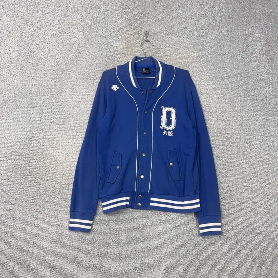 데상트 로고 블루 스타디움 자켓 M 상품이미지1