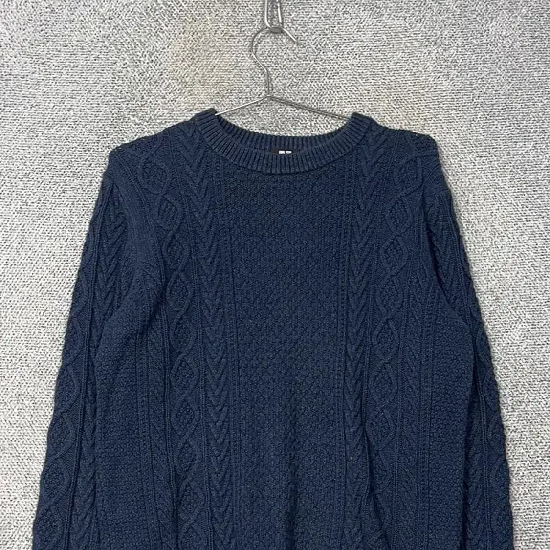 유니클로 네이비 케이블 꽈배기 니트 L 상품이미지3