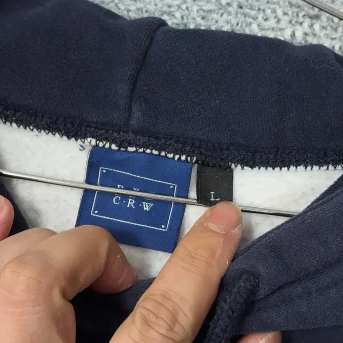 로맨틱크라운 금장자수 오버핏 네이비 후드티 L 상품이미지3