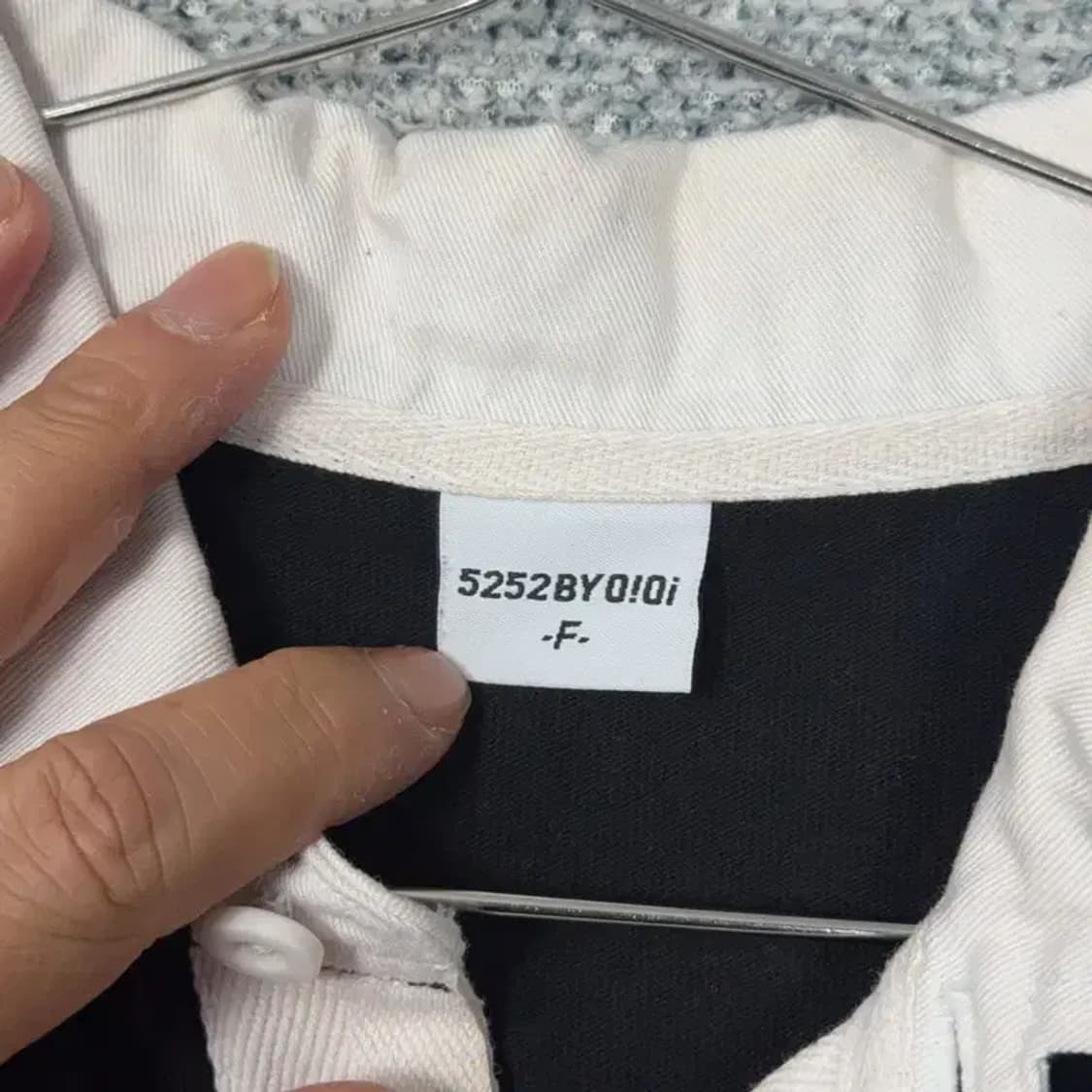 OIOI 스트라이프 캐주얼 카라티 FREE 상품이미지3