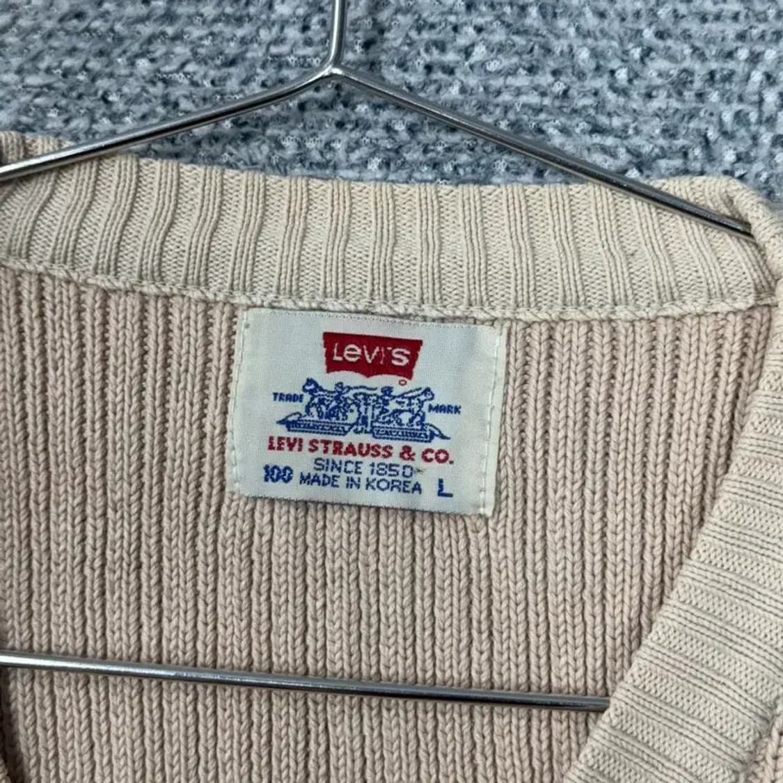 리바이스 브이넥 베이지 니트 100 상품이미지3