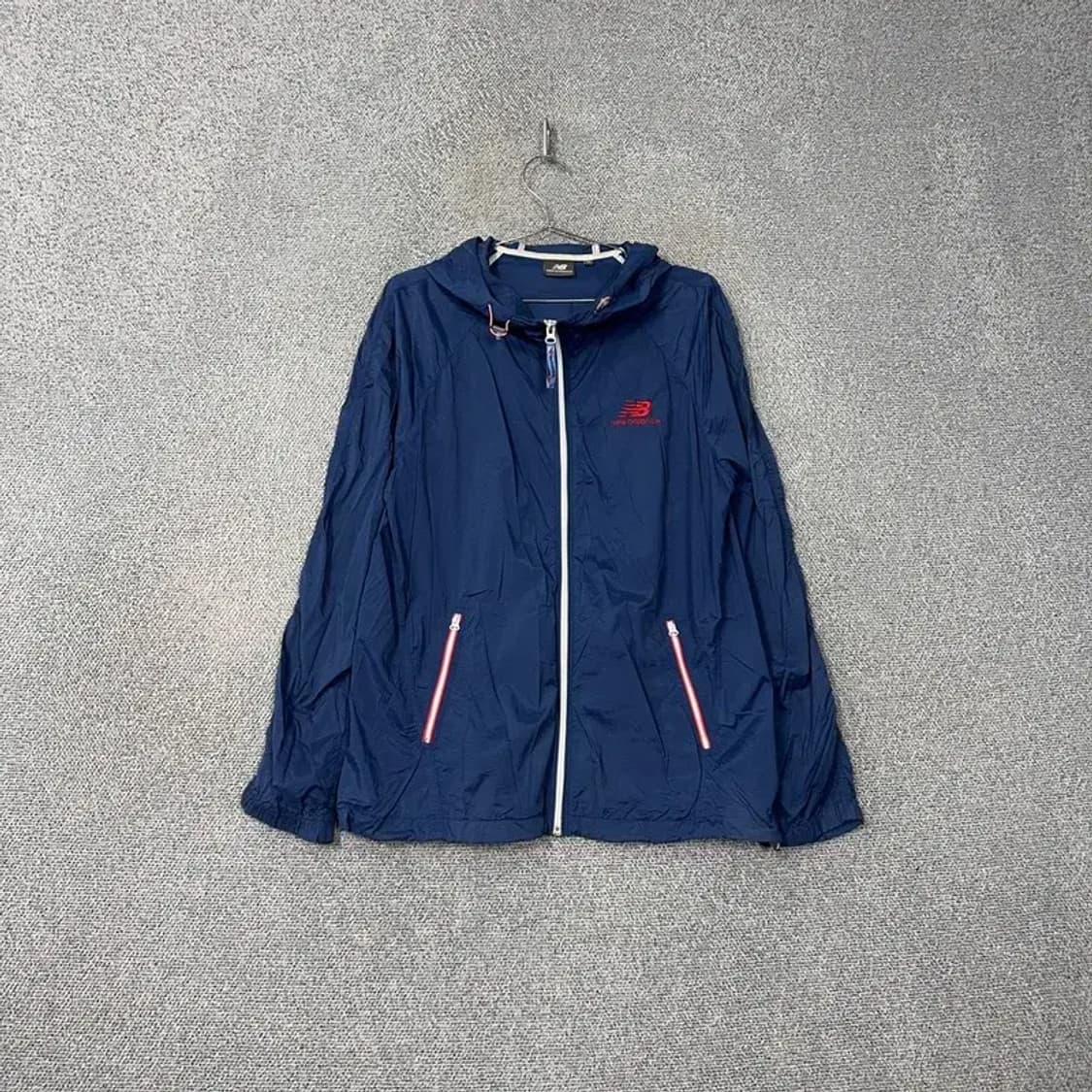 뉴발란스 네이비 로고 바람막이 윈드자켓 95 상품이미지1