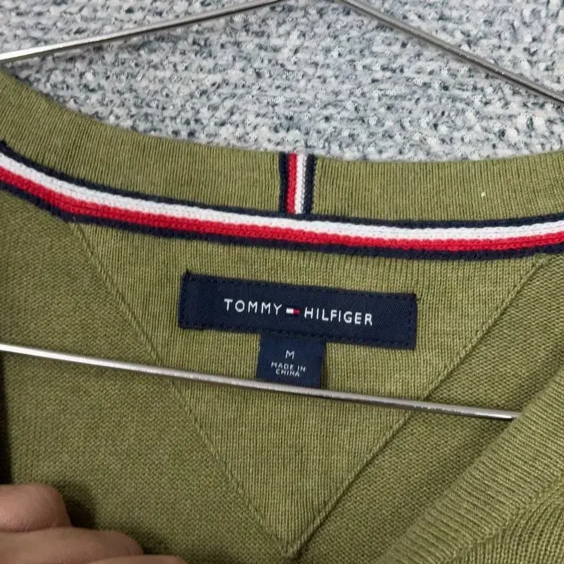 타미힐피거 로고 올리브 라운드넥 니트 M 상품이미지5