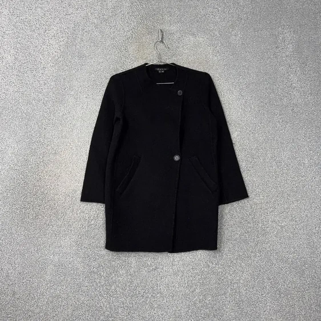 띠어리 여성 투버튼 블랙 울 코트 M 상품이미지1