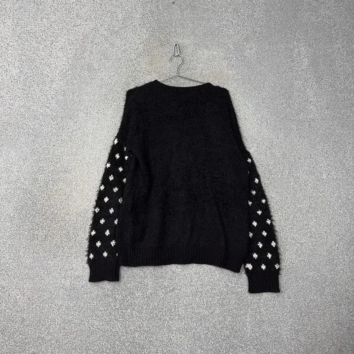 라이풀 도트 블랙 아크릴 오버핏 니트 상품이미지2