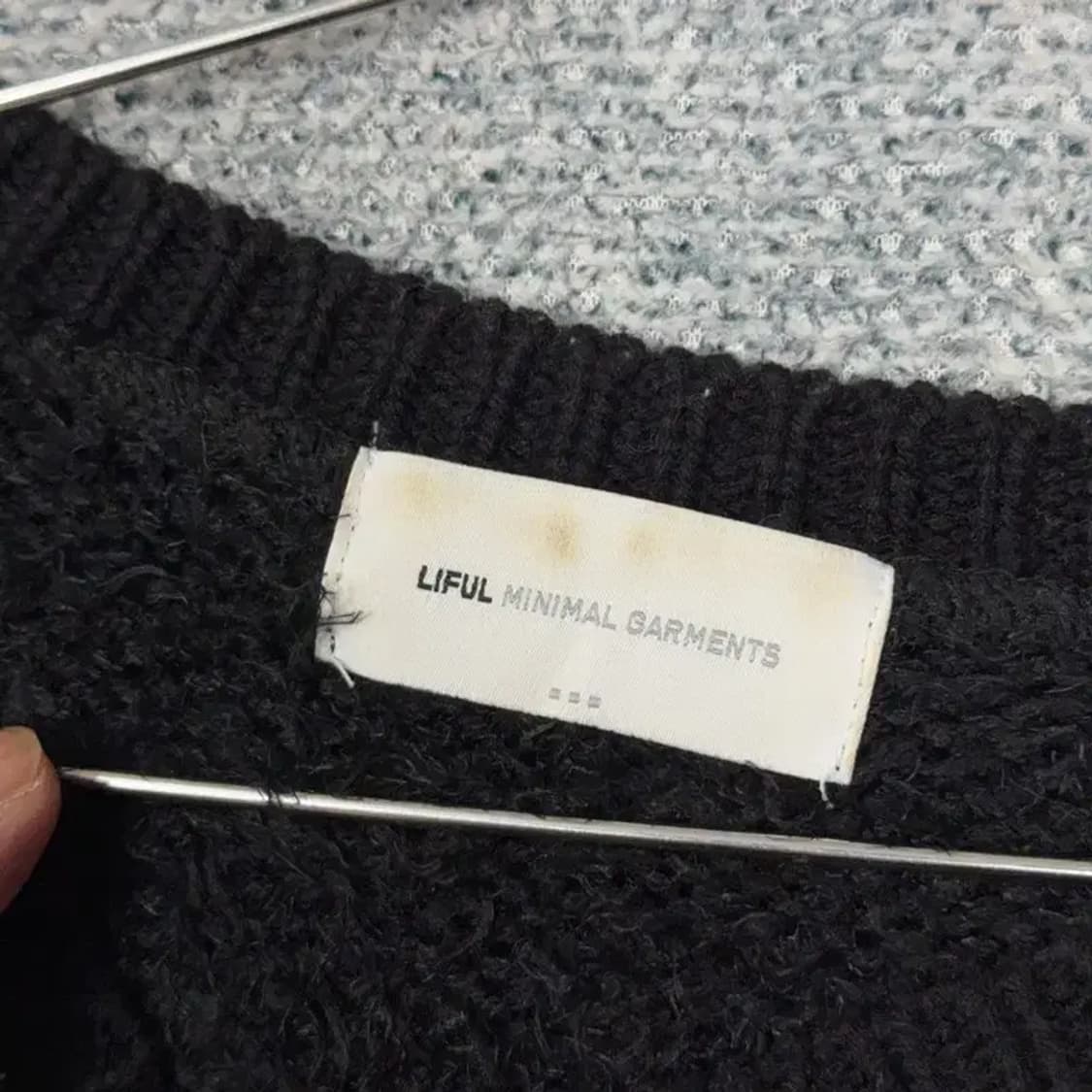 라이풀 도트 블랙 아크릴 오버핏 니트 상품이미지3