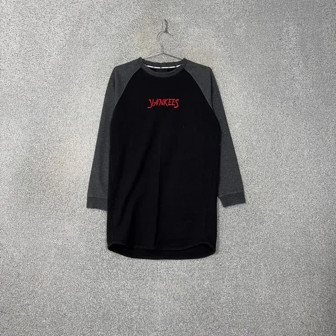 MLB 뉴욕양키즈 스펠 로고 긴팔 원피스 85 상품이미지1