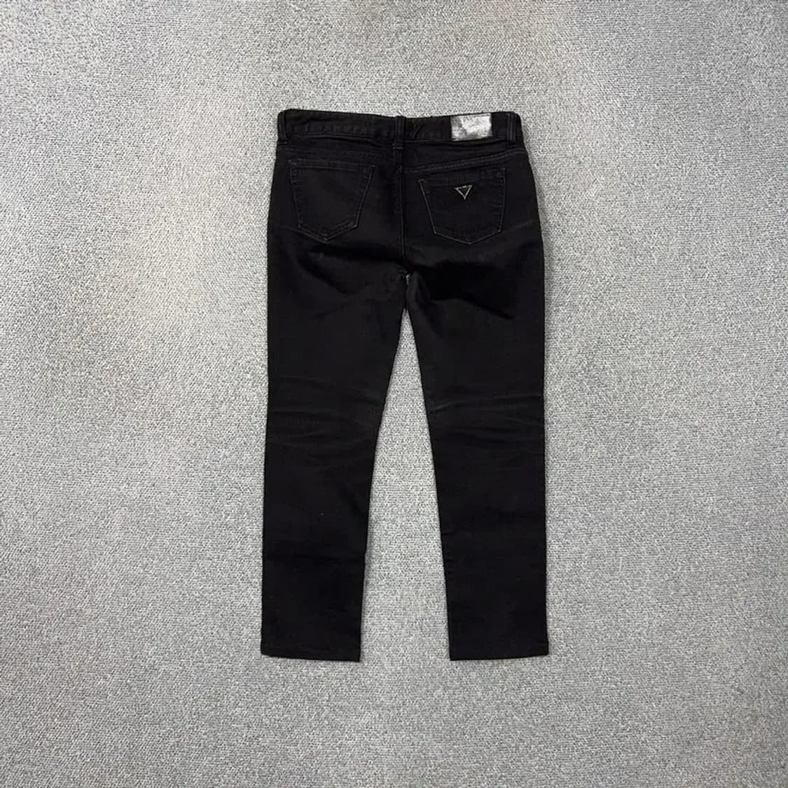 게스 큐빅로고 블랙 스키니진 28 상품이미지2