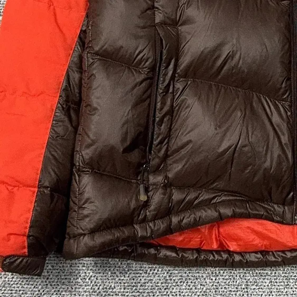 네파 브라운 레드 로고 투톤 다운 패딩 점퍼 100 상품이미지3