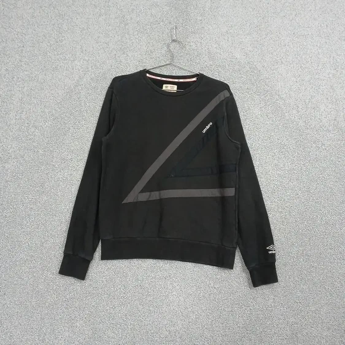 엄브로 블랙 로고 캐주얼 맨투맨 S 상품이미지1