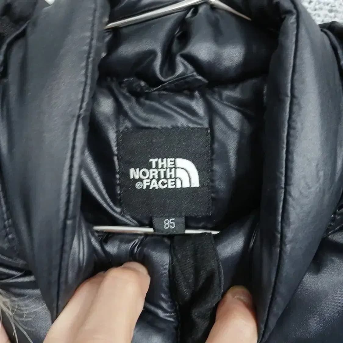 노스페이스 로고 여성 구스다운 퍼 숏패딩 M 상품이미지3