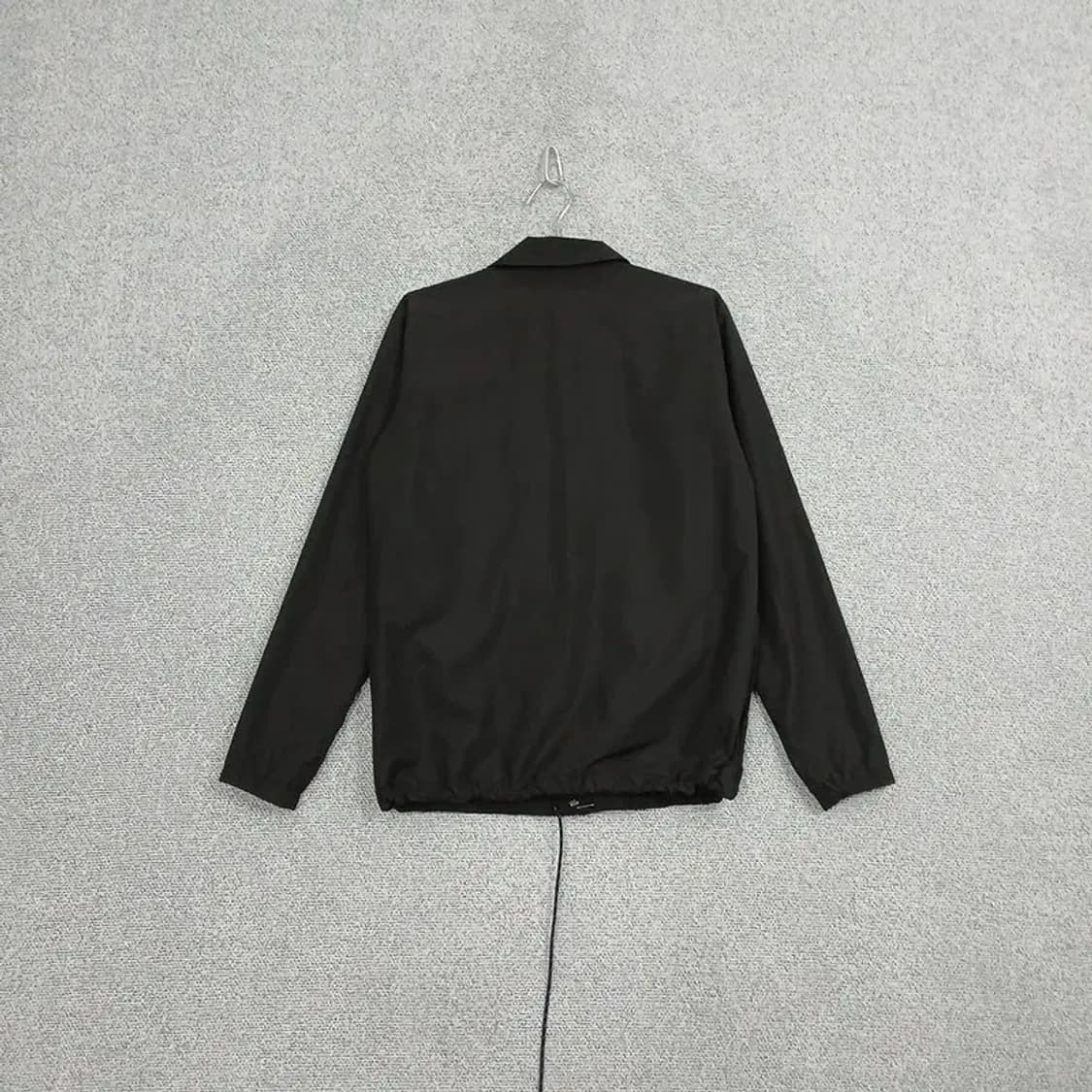 디스커버리 블랙 로고 코치 자켓 95 상품이미지2