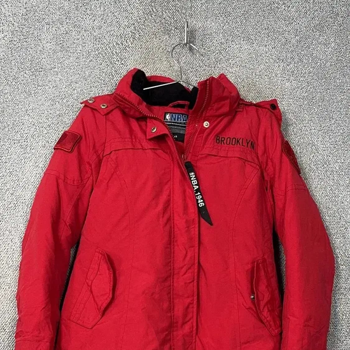 NBA 브룩클린 로고 레드 덕다운 패딩 점퍼 XS 상품이미지3