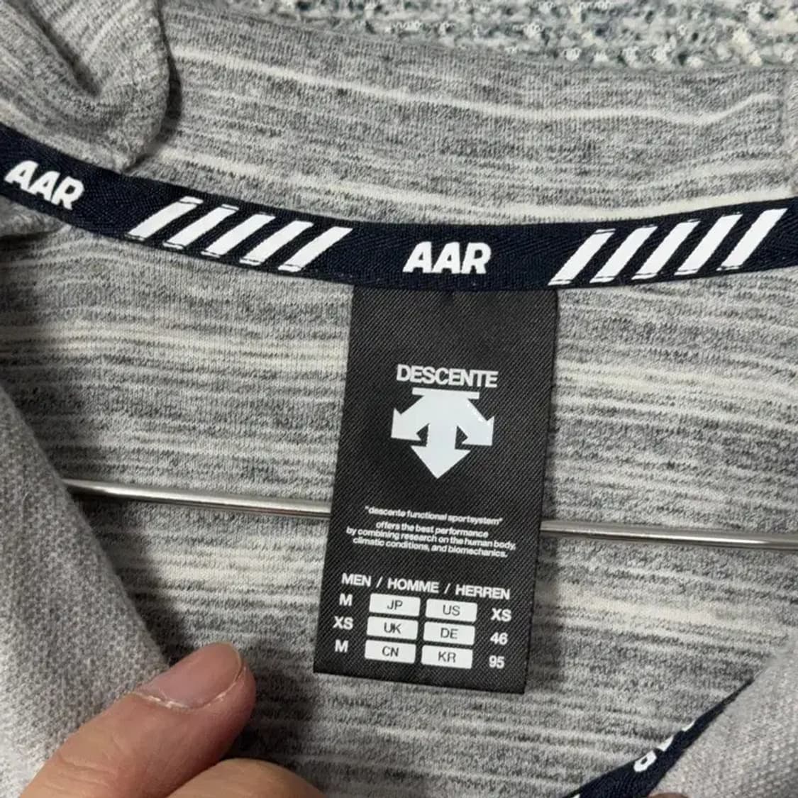 데상트 로고 그레이 후드집업 M 상품이미지3