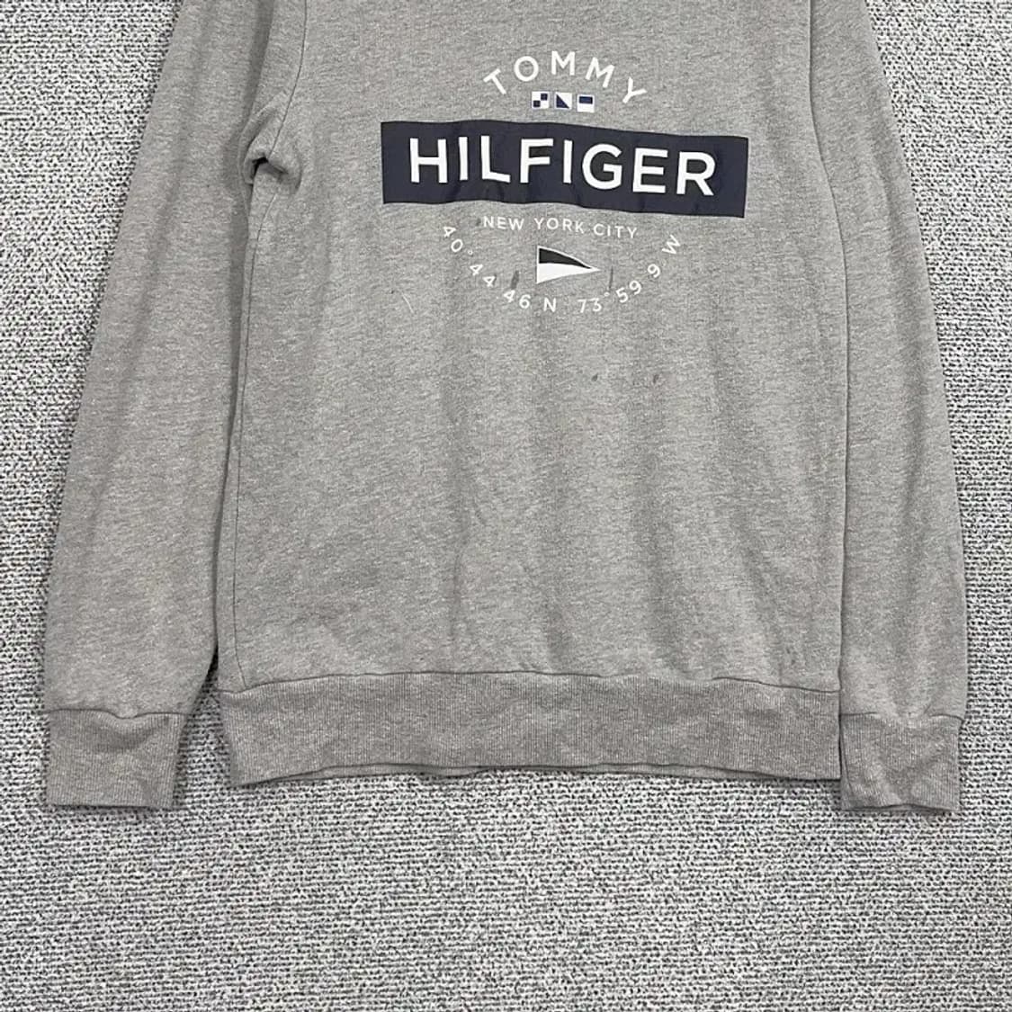타미힐피거 프린팅 라이트 그레이 맨투맨 S 상품이미지4