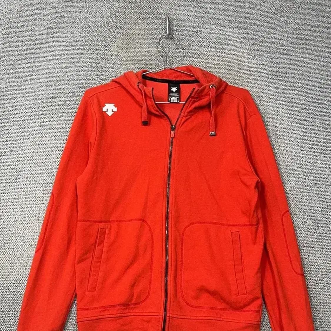 데상트 레드 코랄 로고 기능성 후드집업 L 상품이미지3