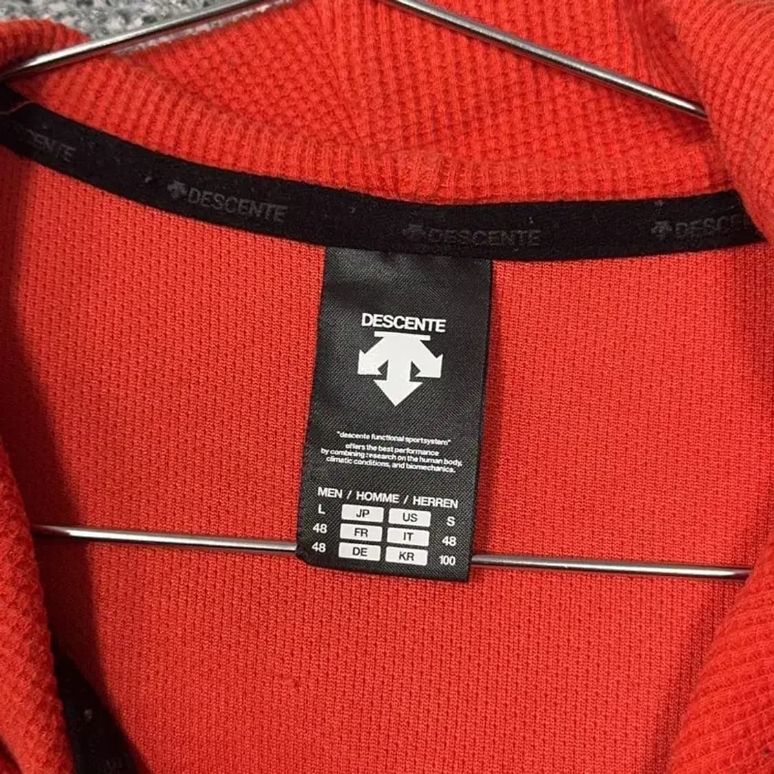 데상트 레드 코랄 로고 기능성 후드집업 L 상품이미지5