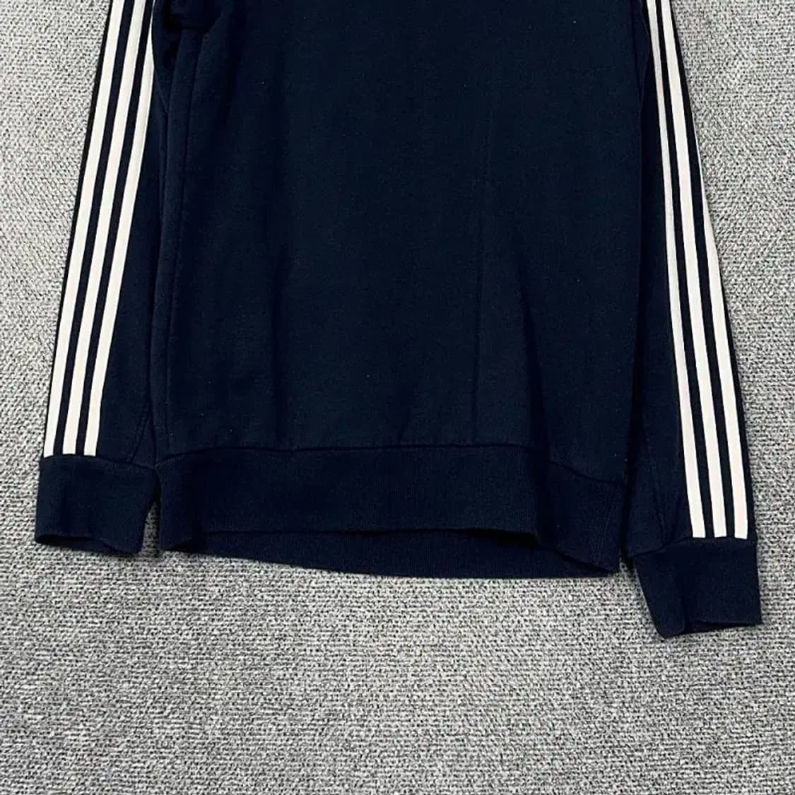 아디다스 네이비 로고 삼선 맨투맨 90 상품이미지4