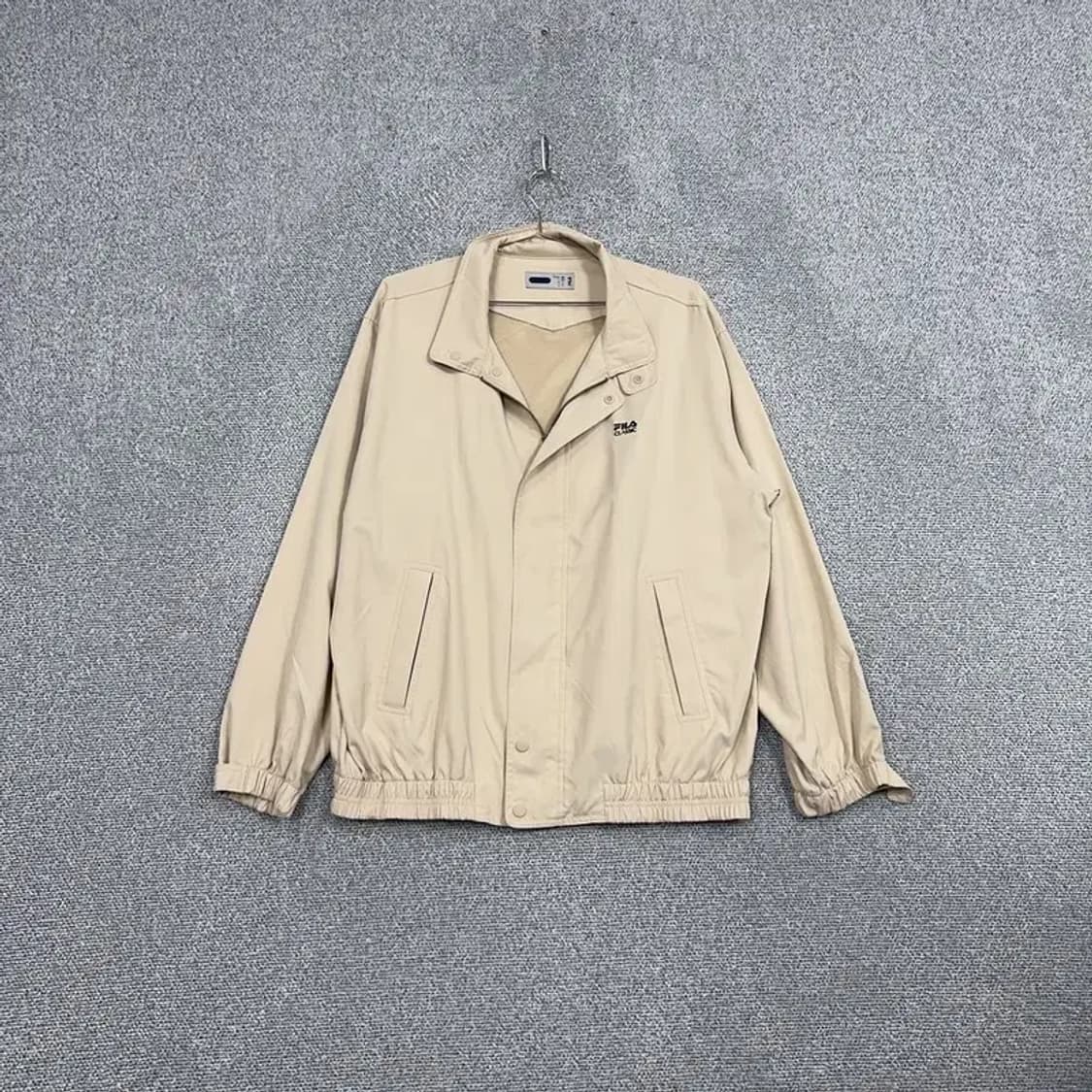 휠라 베이지 로고 남성 캐주얼 해링턴 자켓 105 상품이미지1