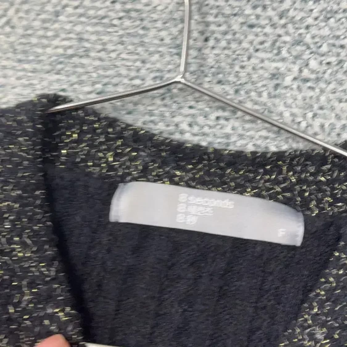 에잇세컨즈 여성 클래식 금장 트위드 아크릴 니트 가디건 F 상품이미지3