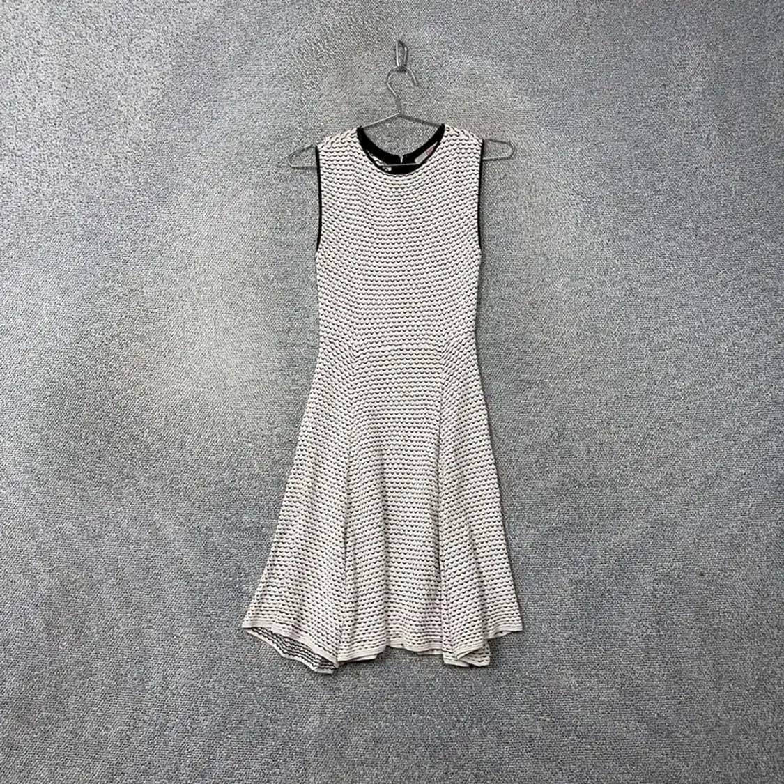 에잇세컨즈 캐주얼 스트라이프 민소매 원피스 S 상품이미지1