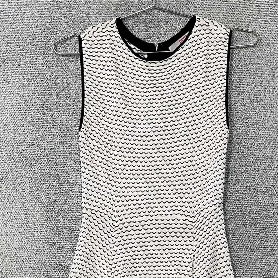 에잇세컨즈 캐주얼 스트라이프 민소매 원피스 S 상품이미지3