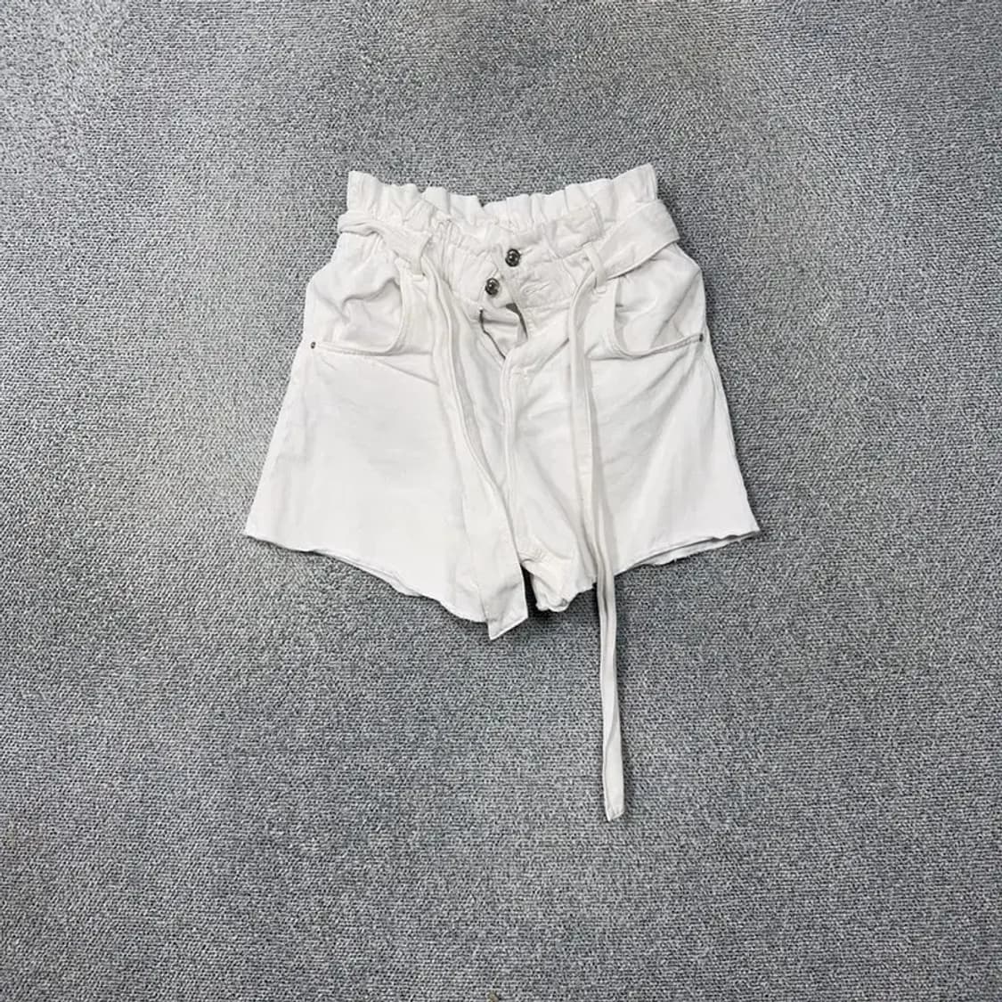 자라 화이트 빈티지 테크웨어 코튼 반바지 28 상품이미지1