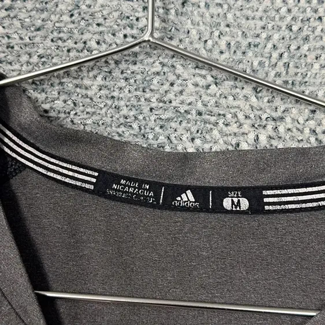 아디다스 그레이 로고 남성 운동 기능성 반팔티 M 상품이미지3