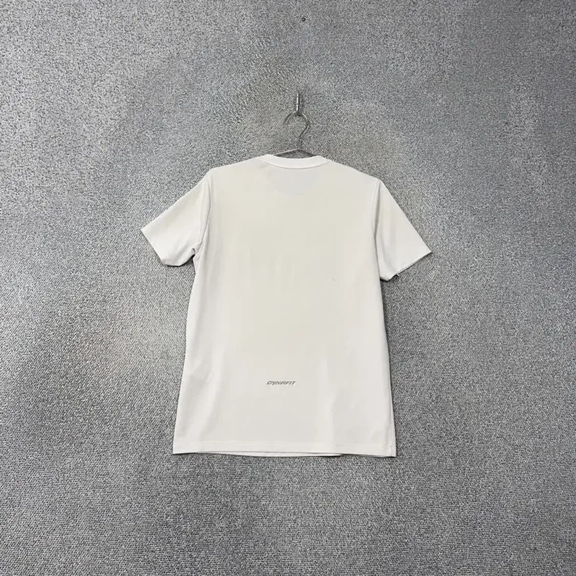 다이나핏 빅로고 기능성 화이트 반팔 티 M 상품이미지2