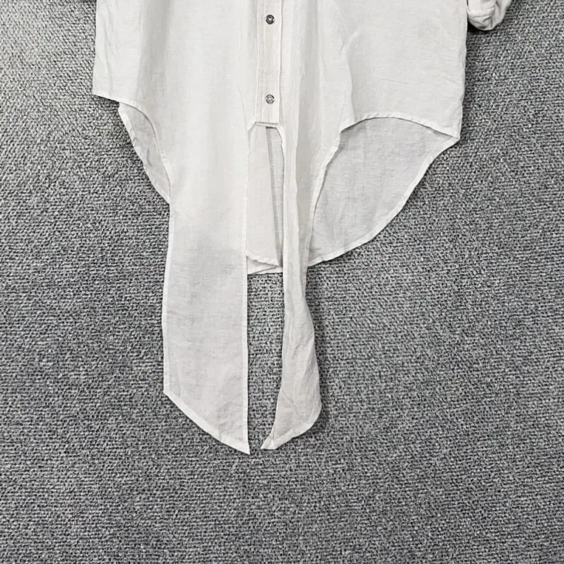 [새상품] 칼라거펠트 여성 화이트 블라우스 S 상품이미지4