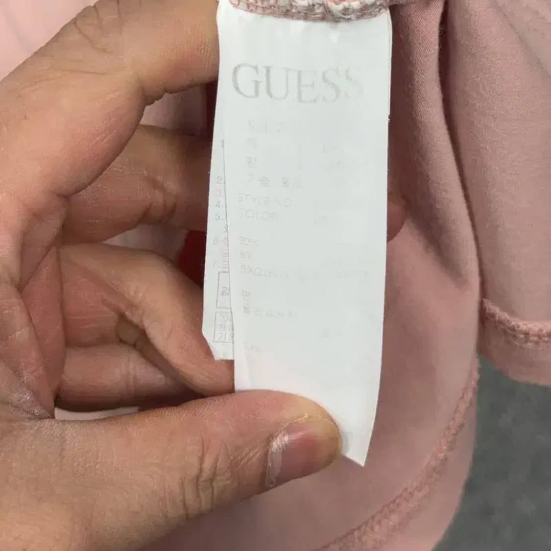 게스 프린팅 라이트 핑크 로고 남성 반팔 티 L 상품이미지3