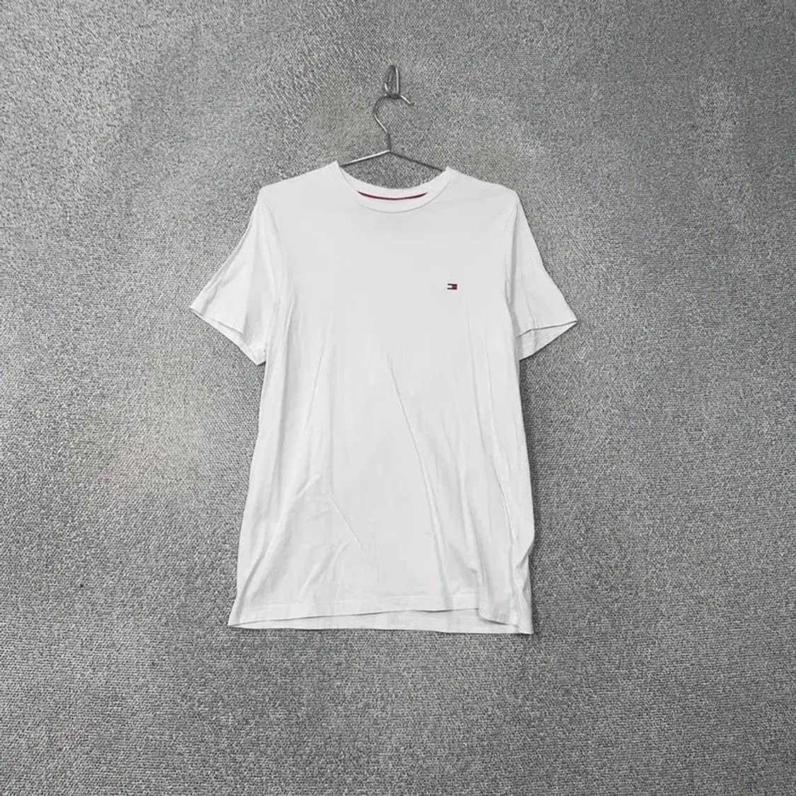 타미힐피거 화이트 캐주얼 로고 남성 반팔티 S 상품이미지1