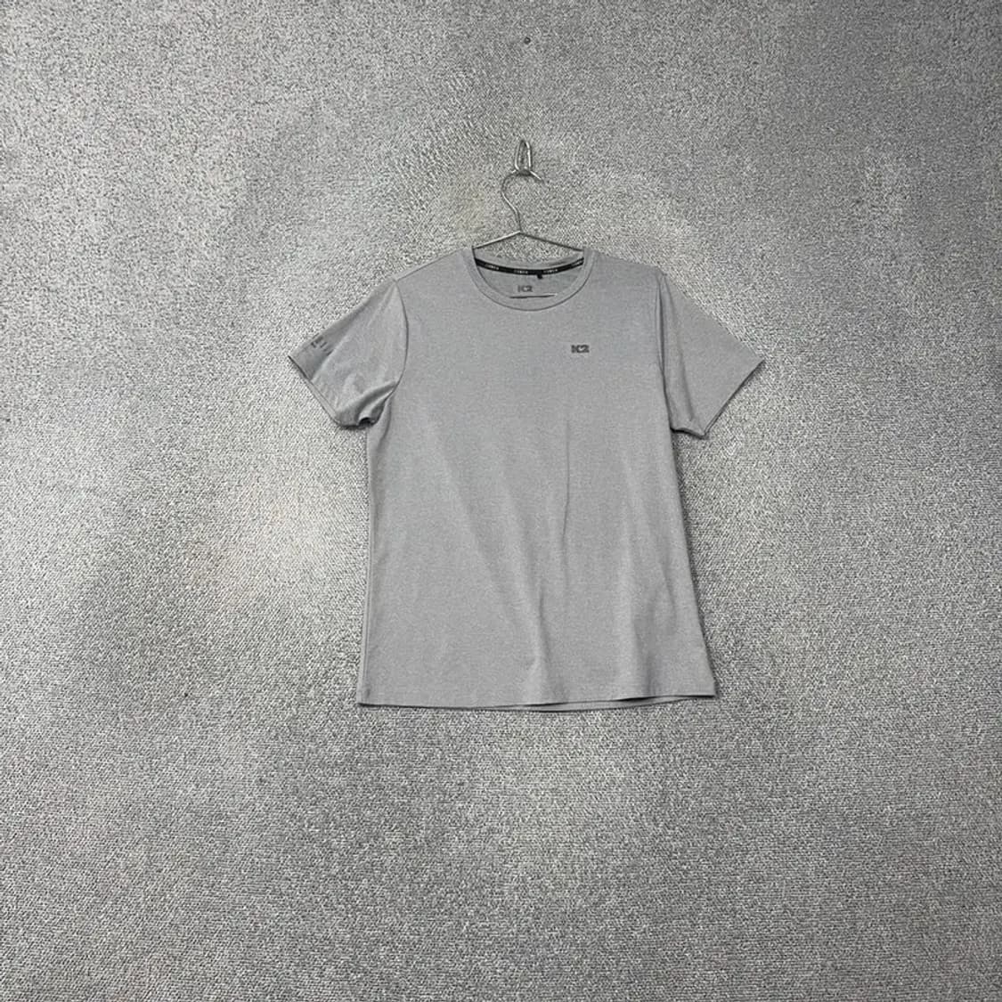 K2 라이트 그레이 로고 기능성 운동 반팔티 100 상품이미지1