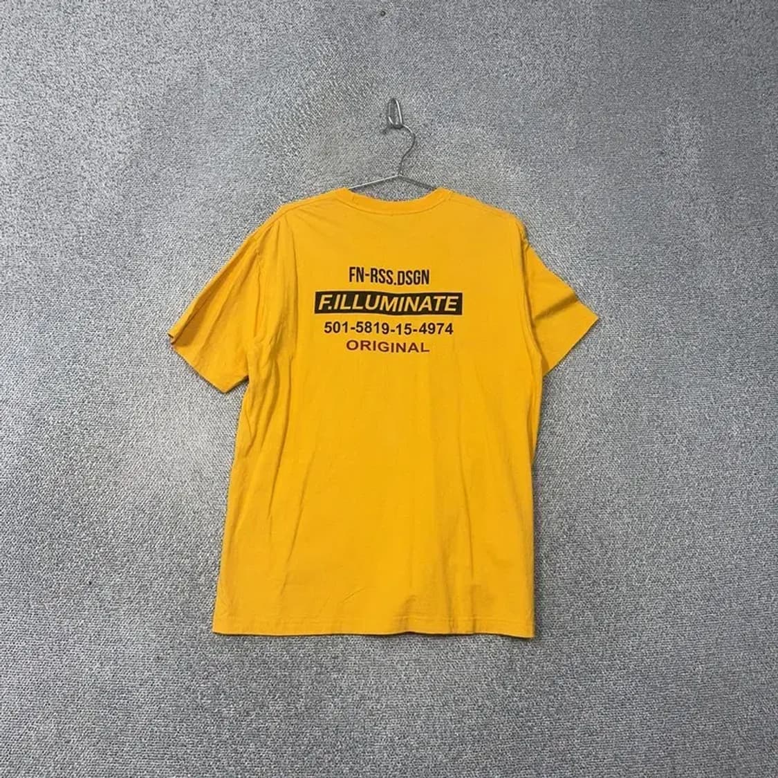 필루미네이트 캐주얼 스펠 로고 옐로우 반팔티 MEDIUM 상품이미지2