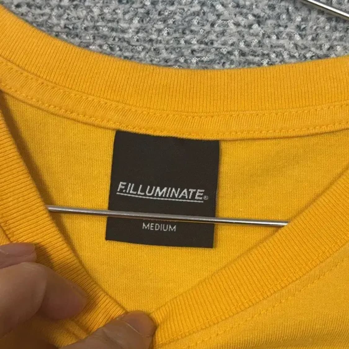 필루미네이트 캐주얼 스펠 로고 옐로우 반팔티 MEDIUM 상품이미지3