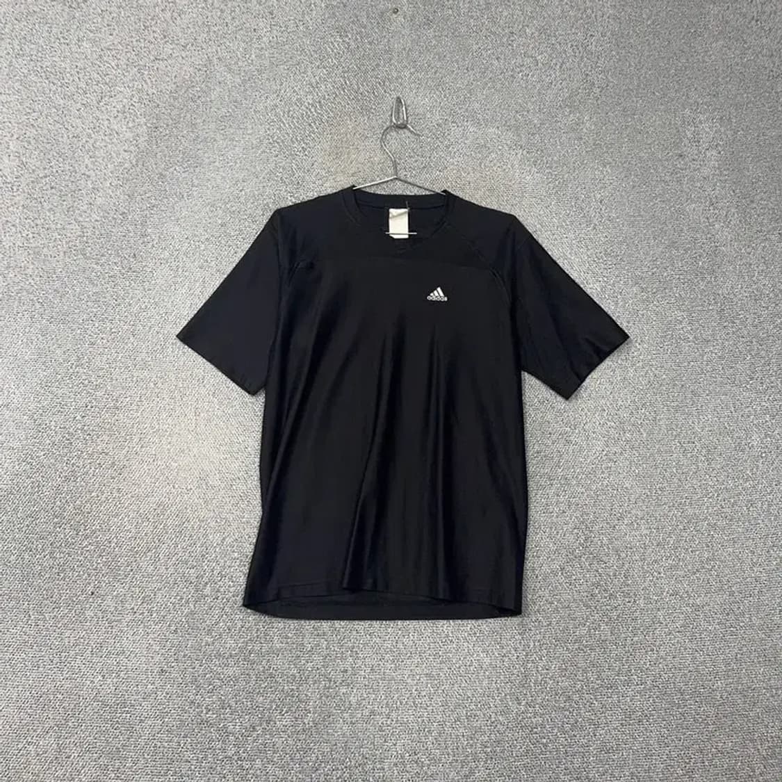 아디다스 블랙 로고 운동 기능성 반팔티 100 상품이미지1