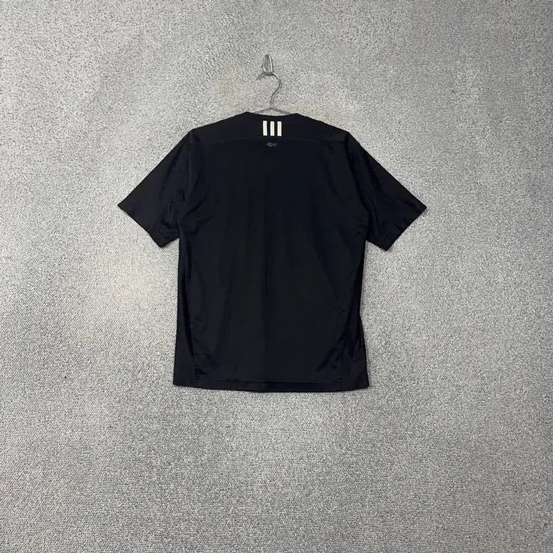 아디다스 블랙 로고 운동 기능성 반팔티 100 상품이미지2