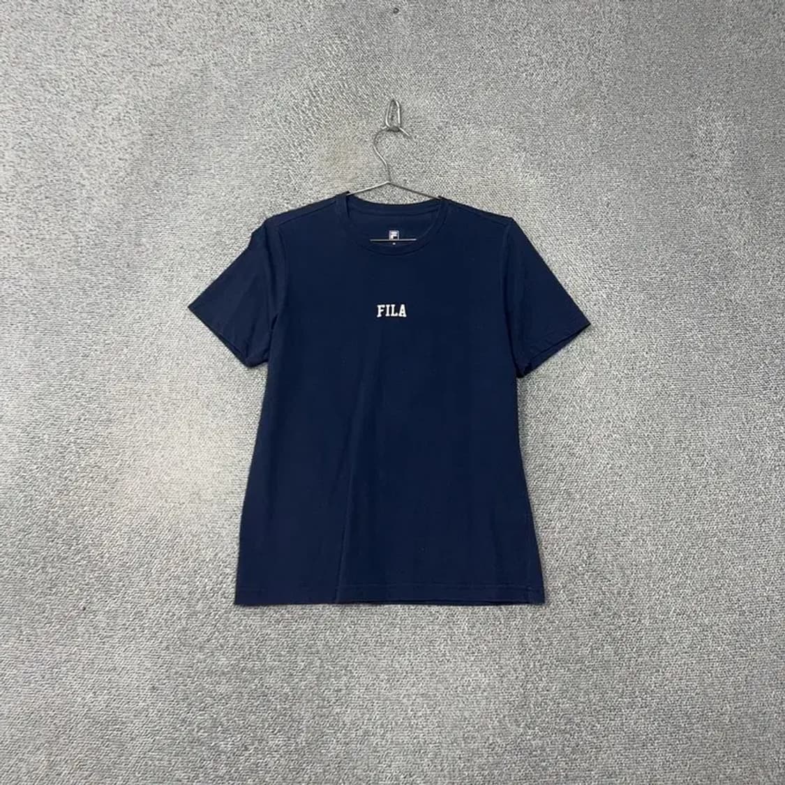 휠라 네이비 스펠 로고 남성 반팔 티 95 상품이미지1