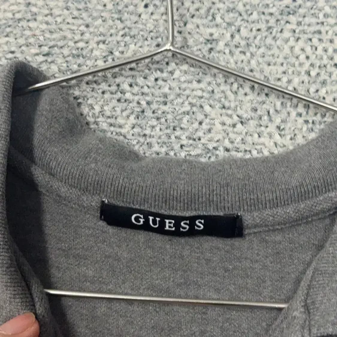 게스 그레이 캐주얼 로고 남성 반팔 카라티 L 상품이미지3