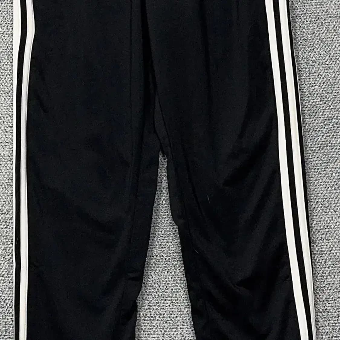 아디다스 블랙 스펠 로고 삼선 트레이닝 팬츠 M 상품이미지4
