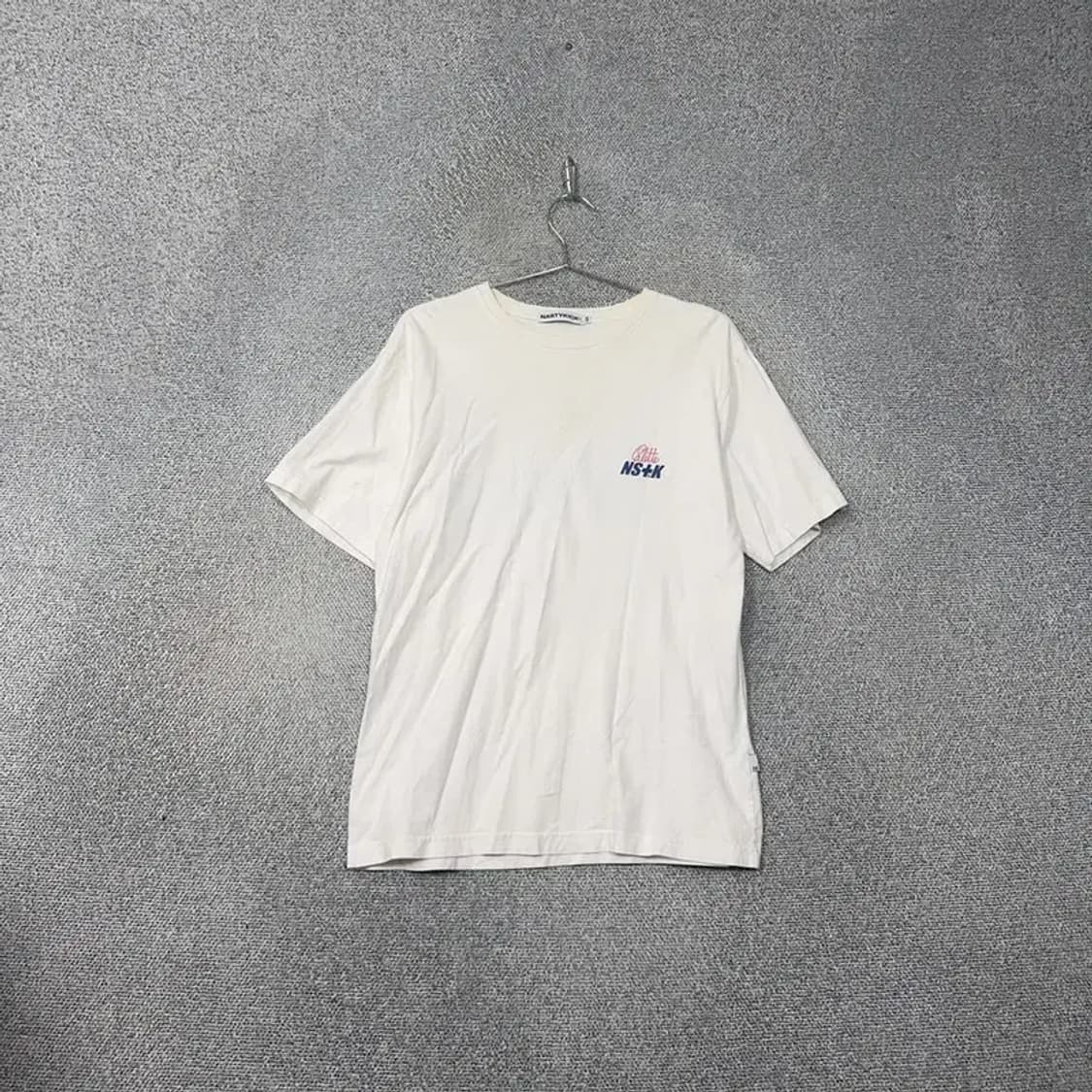 내스티킥 화이트 로고 캐주얼 반팔티 S 상품이미지1