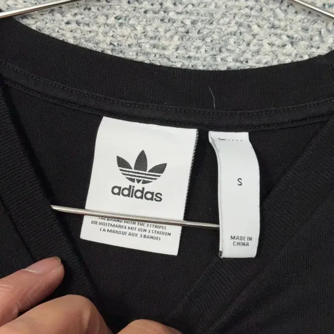 아디다스 블랙 불꽃 로고 코튼 반팔티 S 상품이미지3