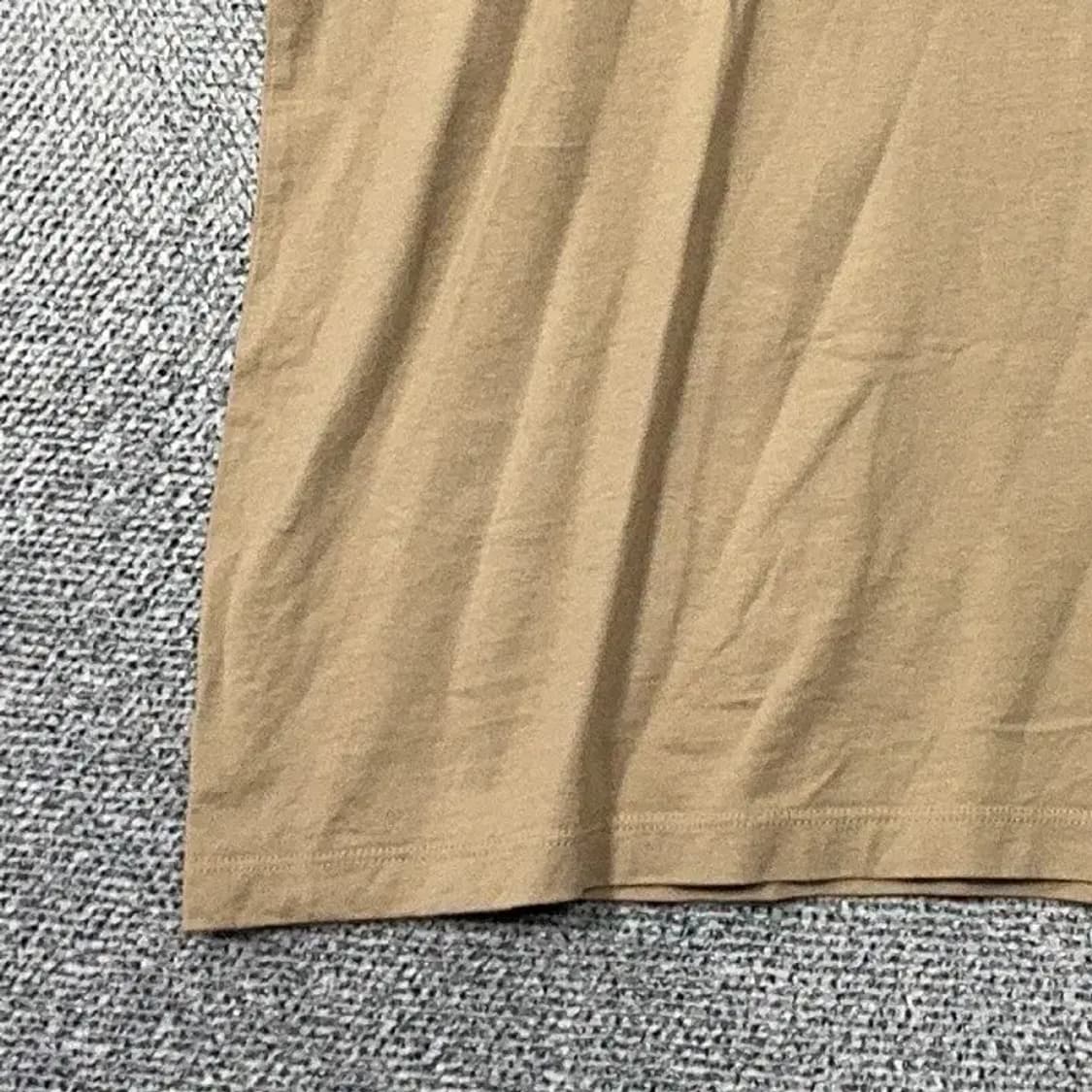 캘빈클라인 프린팅 스펠 로고 베이지 반팔 티 XL/TG/EG 상품이미지3