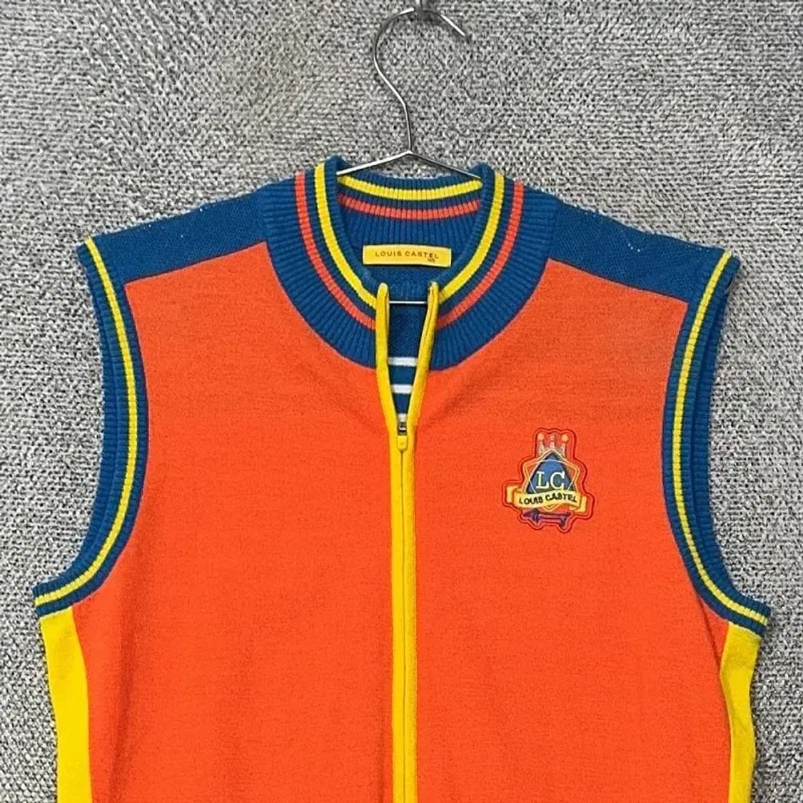 루이까스텔 로고 아크릴 니트 조끼 집업 105 상품이미지3