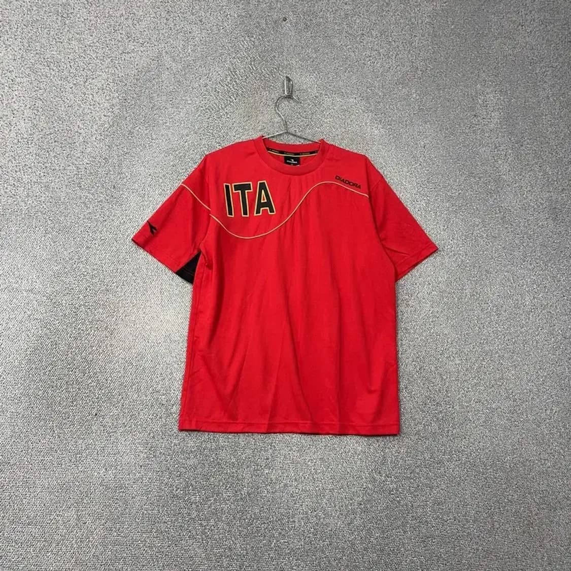 디아도라 기능성 운동 프린팅 레드 반팔 티 100 상품이미지1