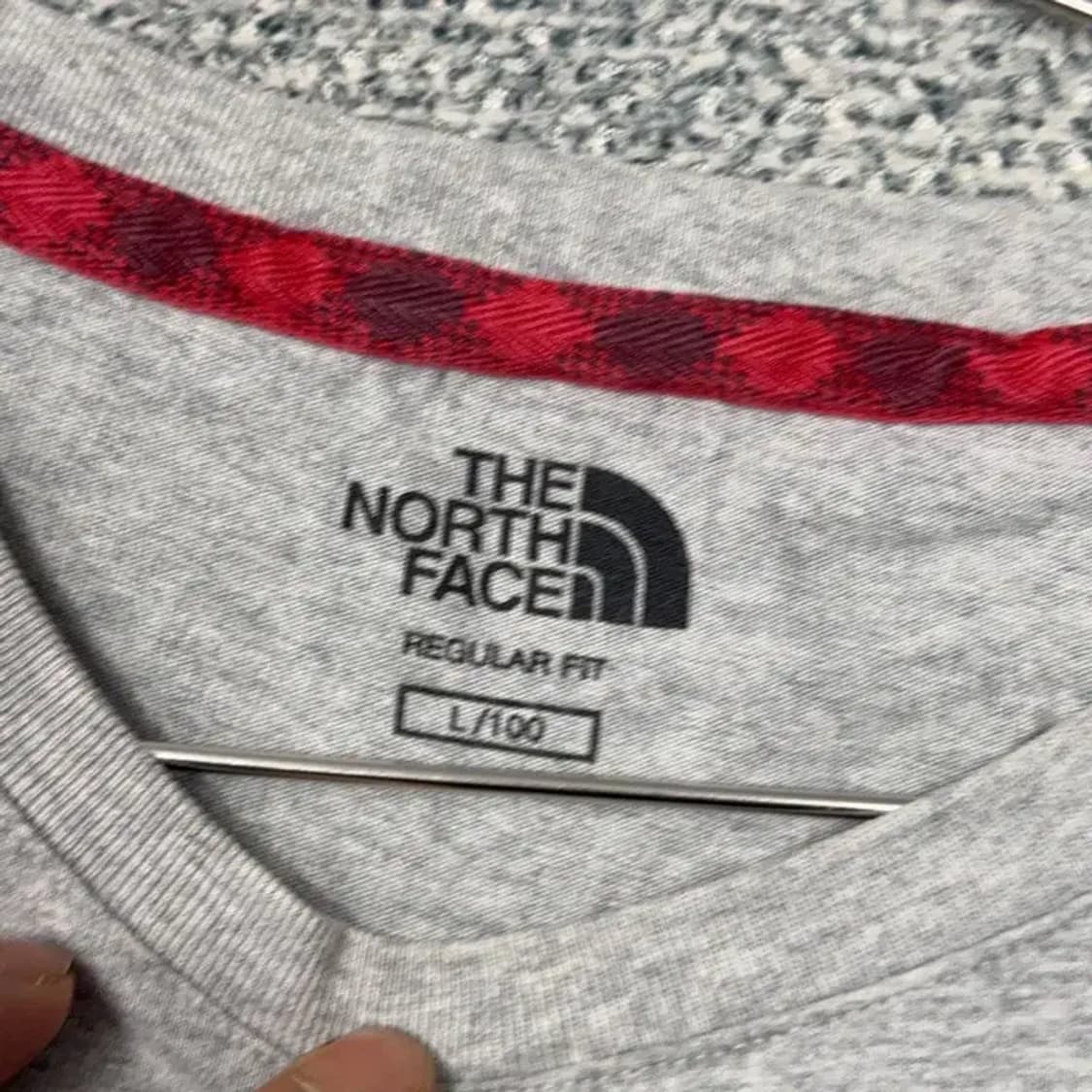 노스페이스 라이트 그레이 로고 코튼 남성 반팔티 100 상품이미지3
