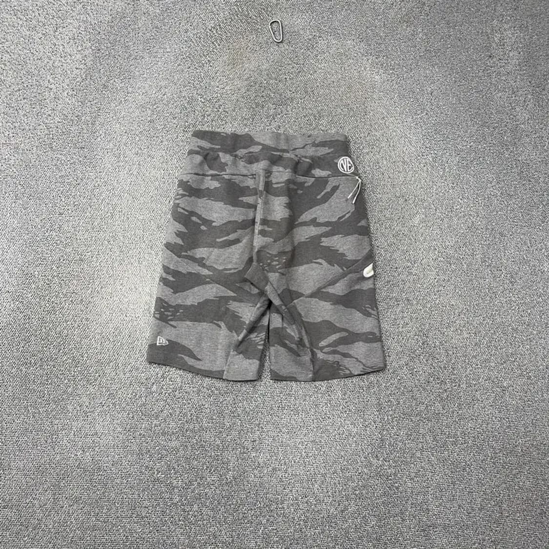 뉴에라 밀리터리 패턴 라이트 그레이 반바지 M 상품이미지2